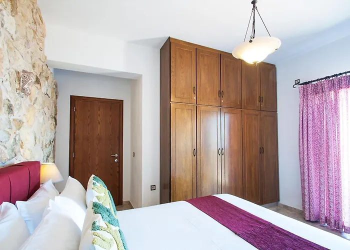 Fotini Villa İskados